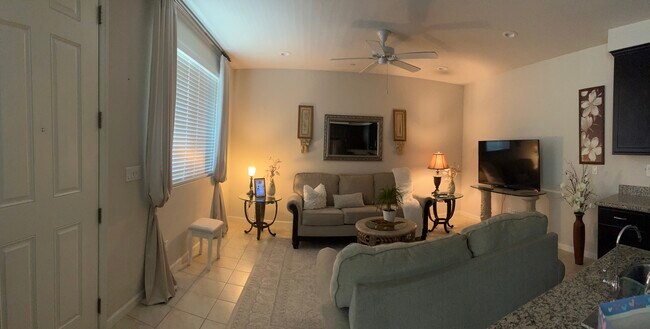 Foto del edificio - 1432 S Hart Dr