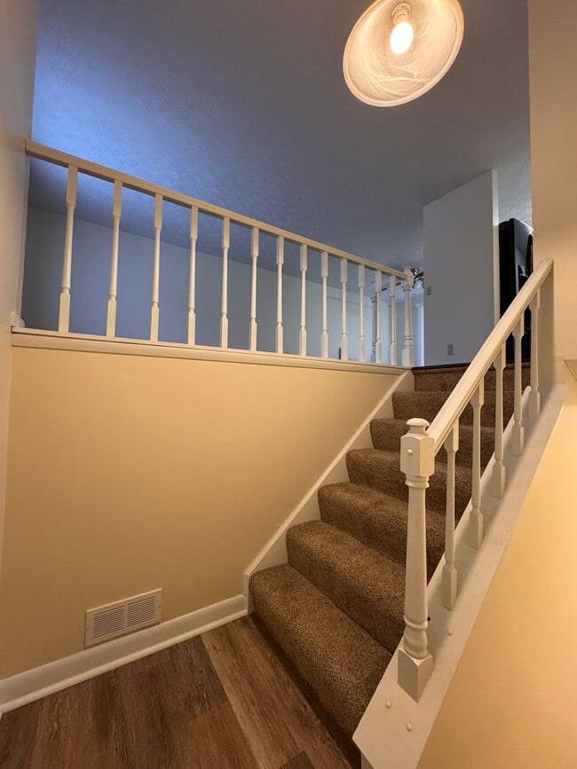 Building Photo - 300 Pegotty Ct NE