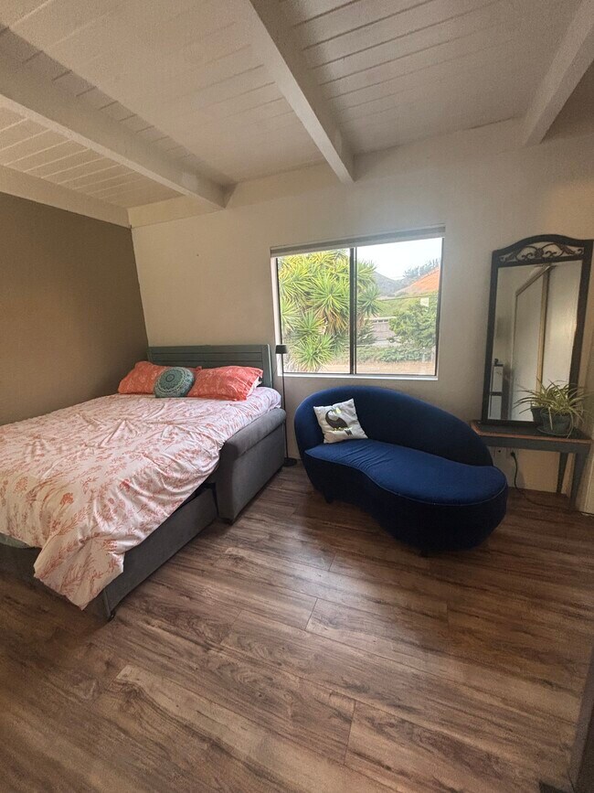 Foto del edificio - 3329 Panorama Dr