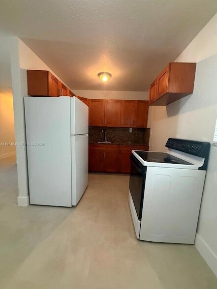 Foto del edificio - 21 NW 59th St