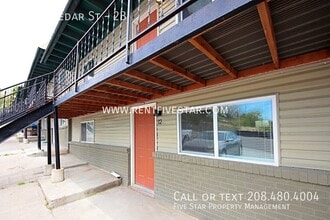 Building Photo - 1011 E Cedar St