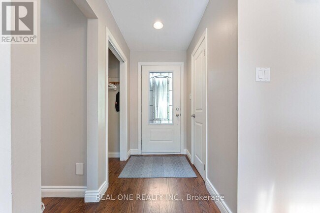 Photo du bâtiment - 1200 Lambeth Rd
