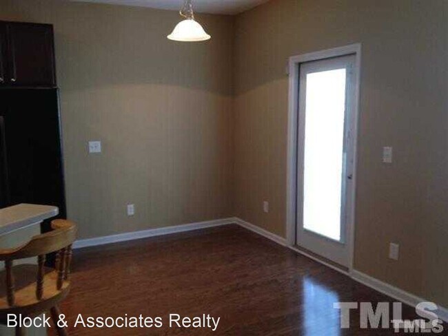 Building Photo - 3 br, 2.5 bath House - 308 Old Mill Villag...