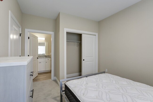 Foto del interior - 305 W Clark St