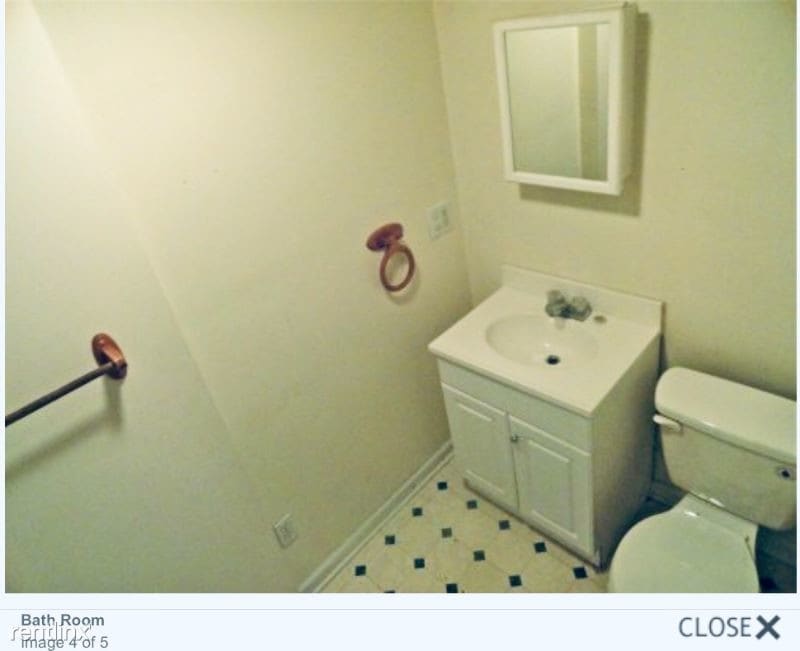 Building Photo - 1 br, 1 bath Apartment - 113 Oak St 2 Unit 2