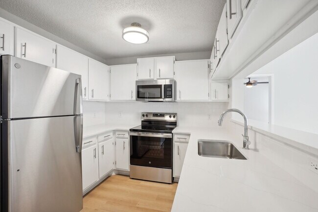 Building Photo - Cambridge Park Apartments
