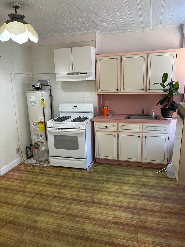 Foto del edificio - 643 Jersey Ave