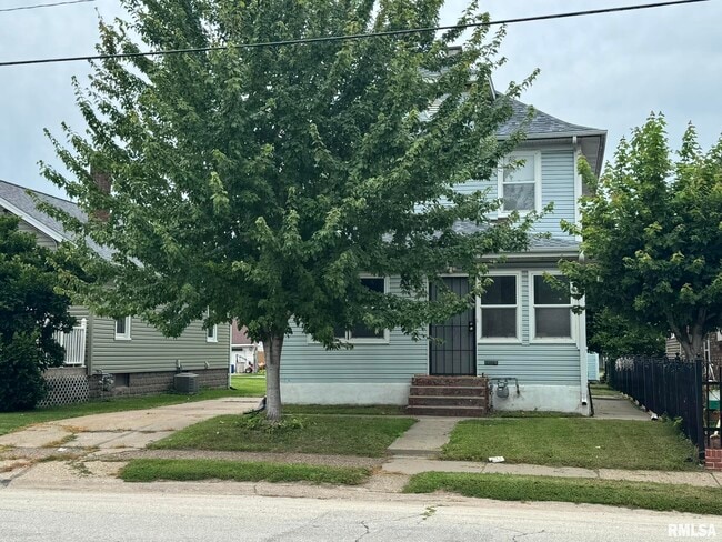Building Photo - 1347 19th St