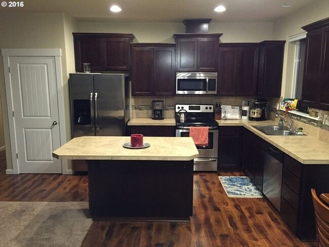 Foto del edificio - North Plains Single Family Home