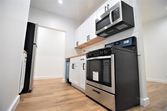 Building Photo - 527 W 160th St