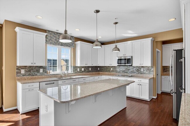 Foto del edificio - 41309 Chestnut Hill St