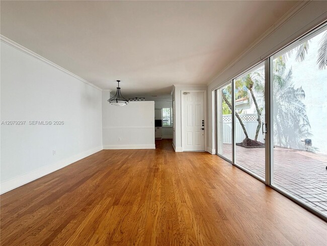 Building Photo - 1135 Cliffrose St
