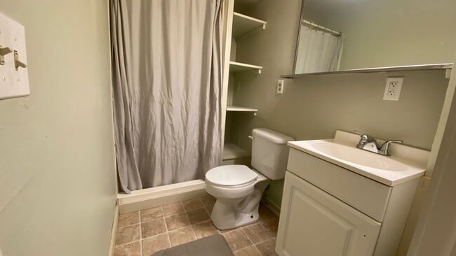 Building Photo - 139 Broadway