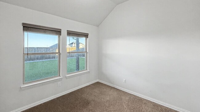 Building Photo - 16617 Hidden Cove Dr