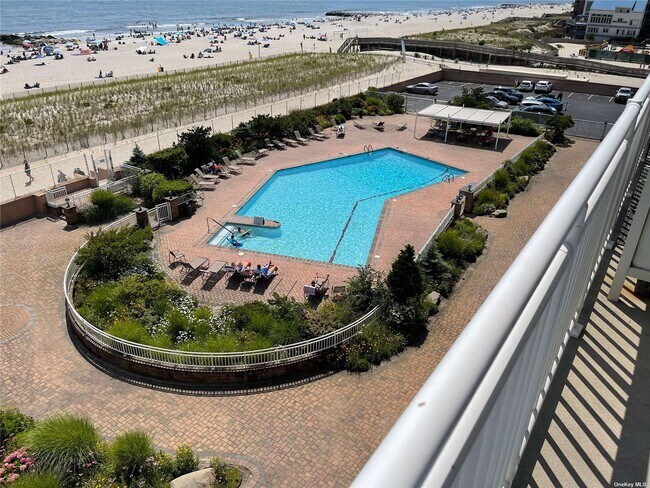Foto del edificio - 830 Shore Rd