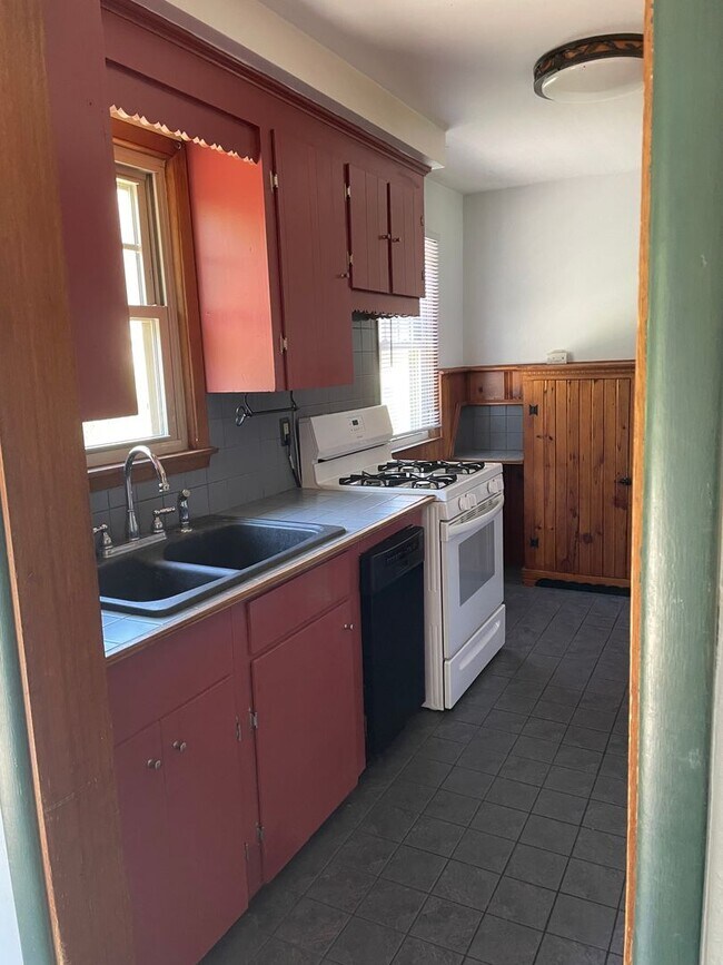 Foto del edificio - 5004 15th St SW-  Perry Twp