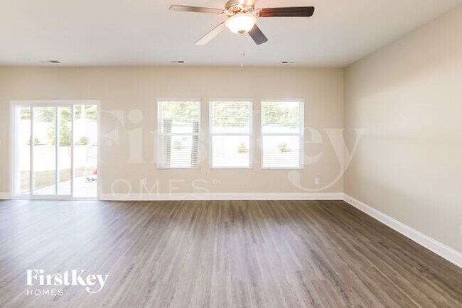 Foto del edificio - 9014 Evans Woods Dr