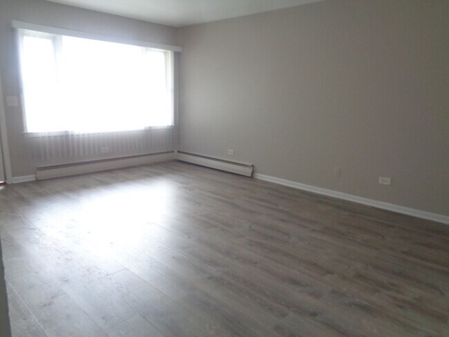 Foto del edificio - 1340 N Main St