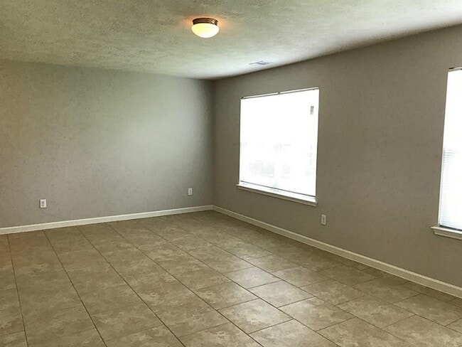 Building Photo - 12702 Claradeen Ct