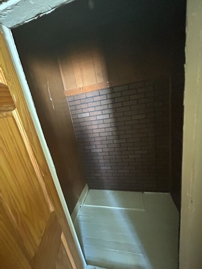 Foto del edificio - 2 bedroom and 1 bath