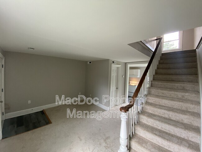 Foto del edificio - 210 Milford St