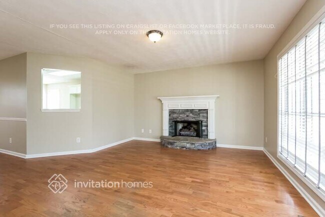 Foto del edificio - 4420 Elmhurst Ln