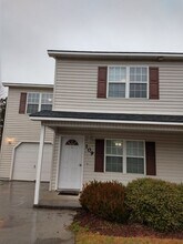 Building Photo - 109 E Coopers Ct