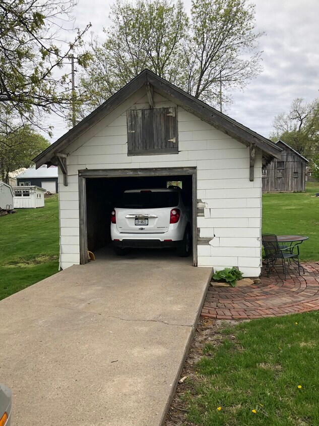 Primary Photo - 116 Nemaha St