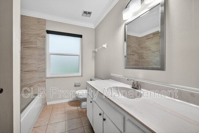 Foto del edificio - 115 Bob White Ct