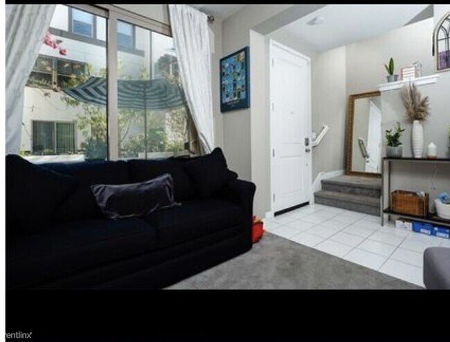 Foto del edificio - 3 br, 3.5 bath Townhome - 9315 Alondra Bou...