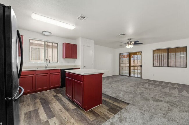 Building Photo - Tucson - House - $1,595.00 Available Octob...