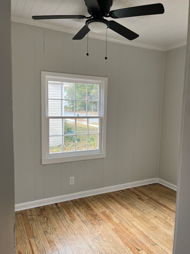 Foto del edificio - 2227 E 40th St