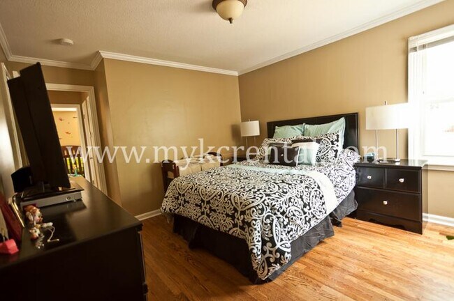 Foto del edificio - 4916 Juniper Dr