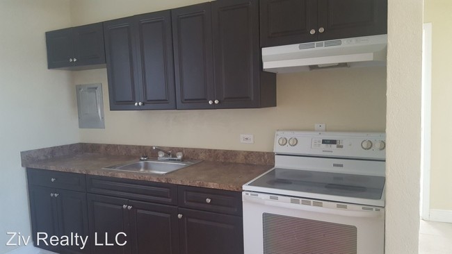 Foto del edificio - 1425 W 31st St