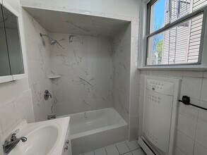 Building Photo - 619 38th St