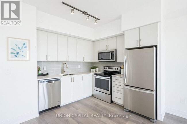 Photo du bâtiment - 3121 Sheppard Ave E