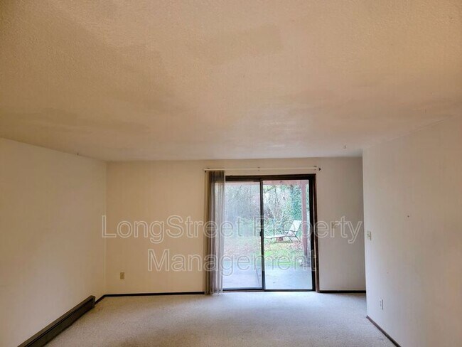 Building Photo - 2029 NW Arthur Pl