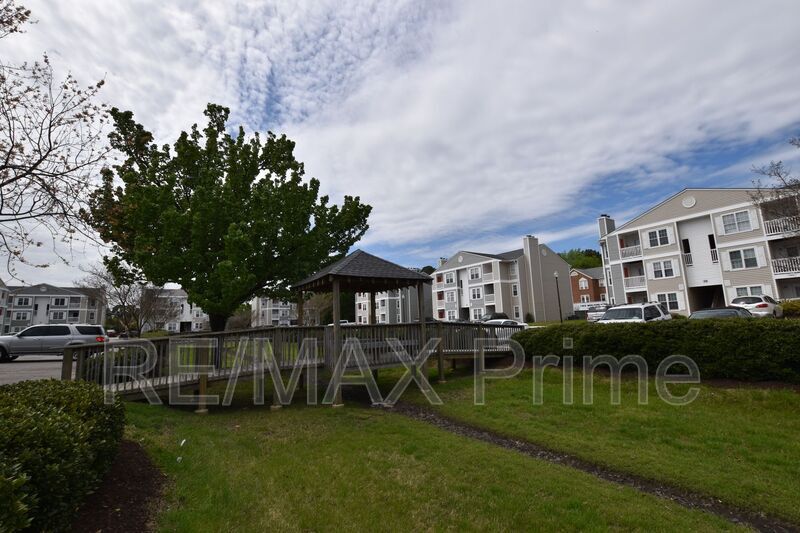 Foto principal - 1867 Chantilly Ct