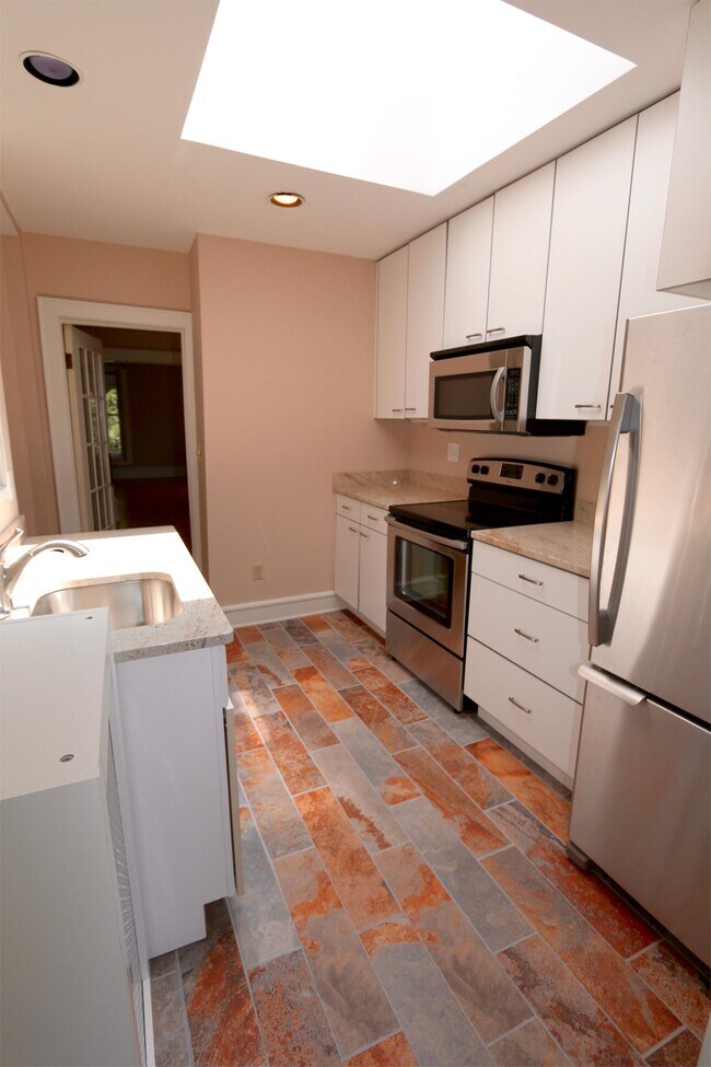 Foto del edificio - 3116 Humboldt Ave S