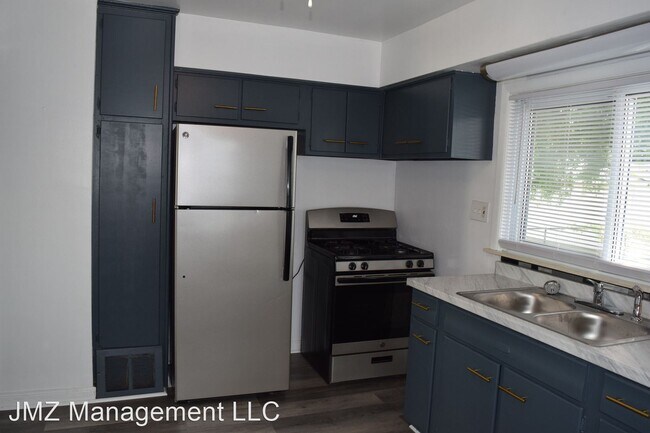 Building Photo - 3 br, 1 bath House - 19560 Harman St