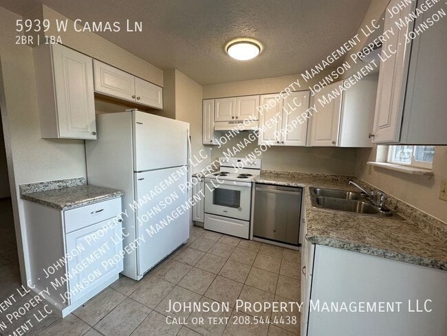 Building Photo - Camas Lane Apartments offer affordability ...
