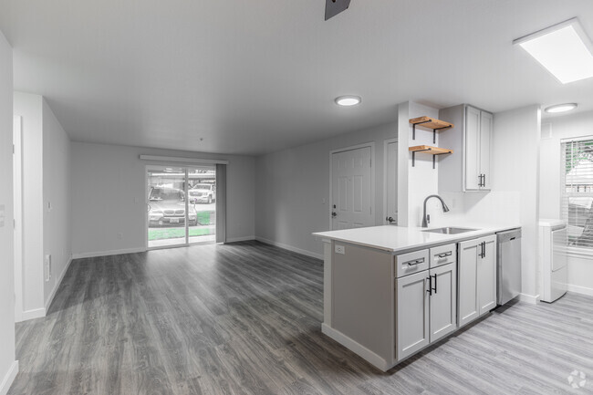 2BR, 2BA - 922SF - Kitchen - Carriage House Apartments