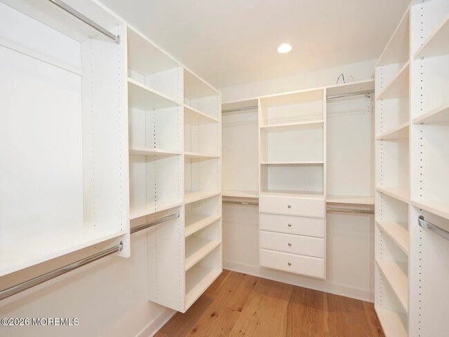 Building Photo - 25 Catherine St