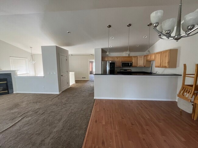 Foto del edificio - 8847 Lakehurst Dr