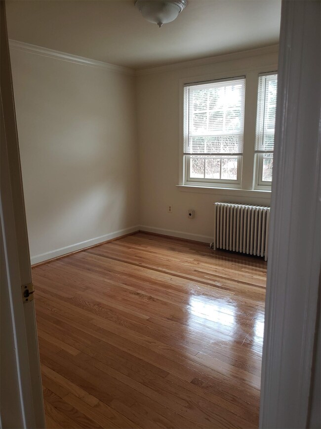Building Photo - 922 S Patrick St