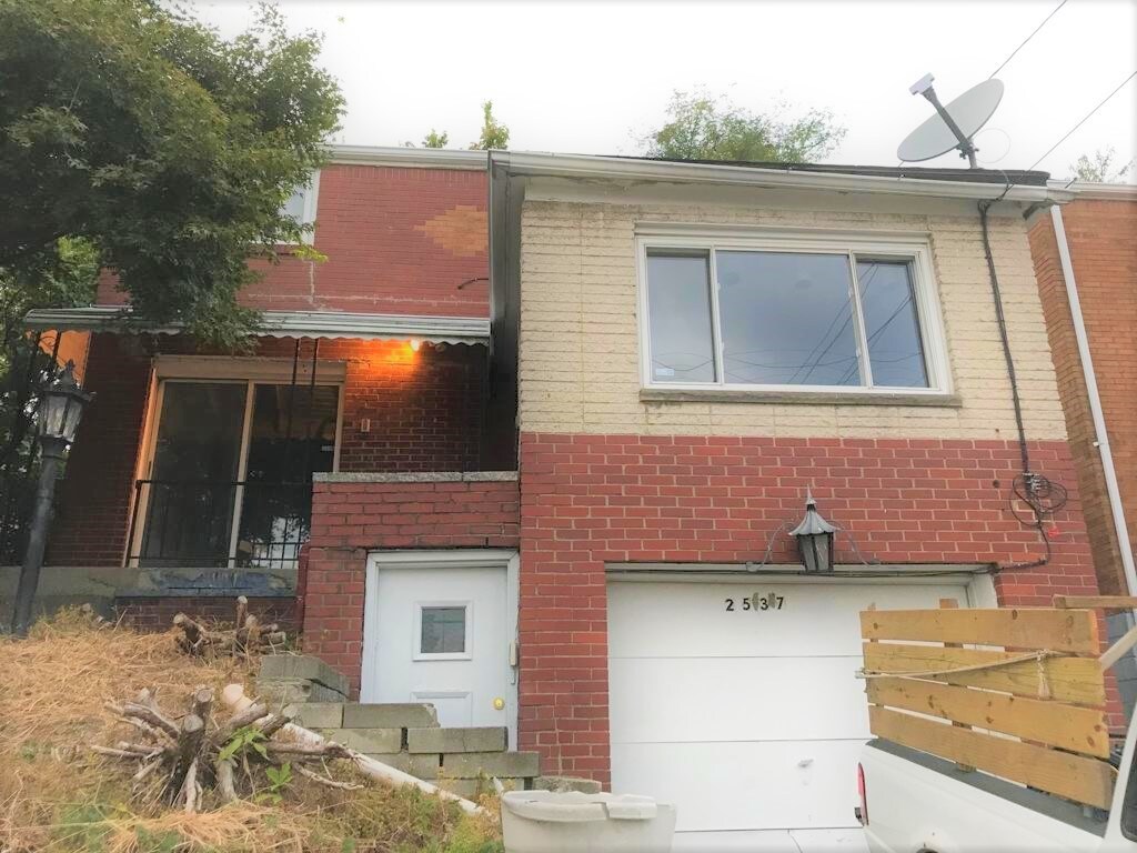 Primary Photo - 2537 Webster Ave
