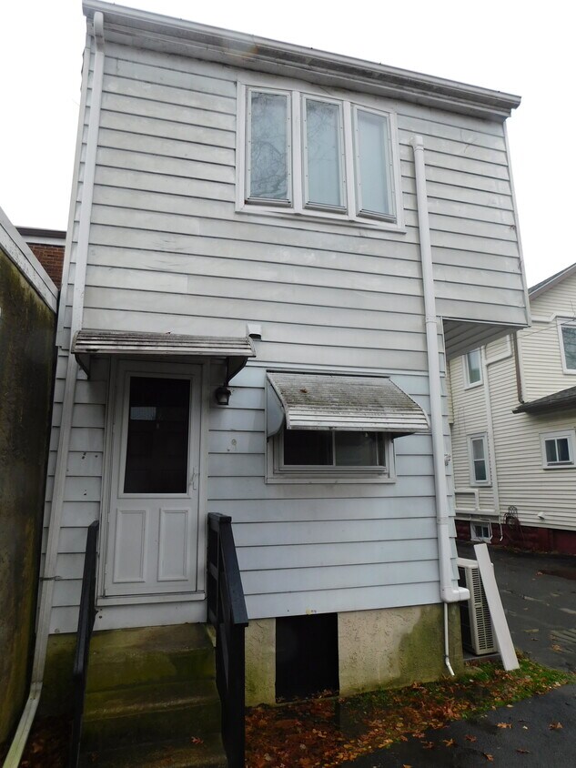 217 Wanamaker Ave Unit C, Essington, PA 19029 Apartments in Essington