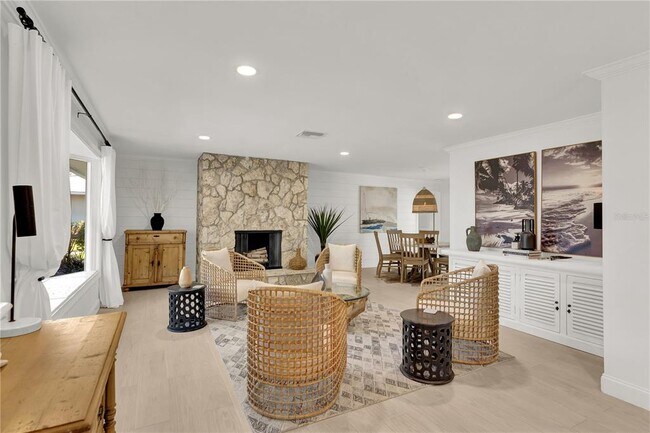 Building Photo - 1945 Anglers Cove