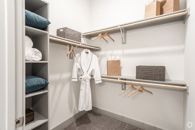 1BR, 1BA - 759 SF - Griffis Frisco