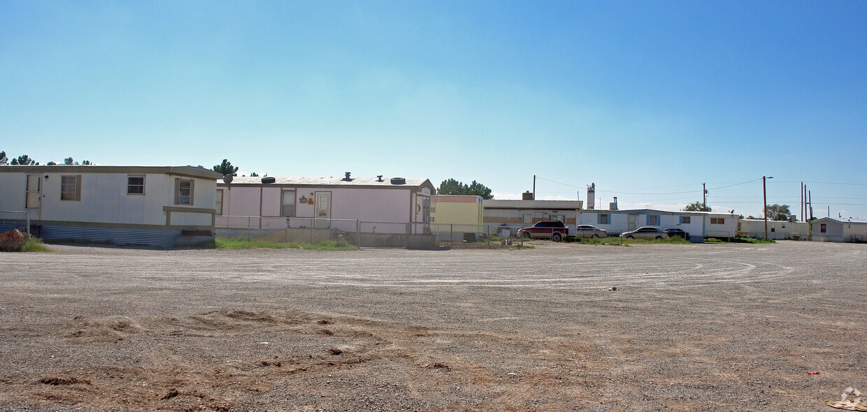 G & G Trailer Park Apartments in Socorro, TX
